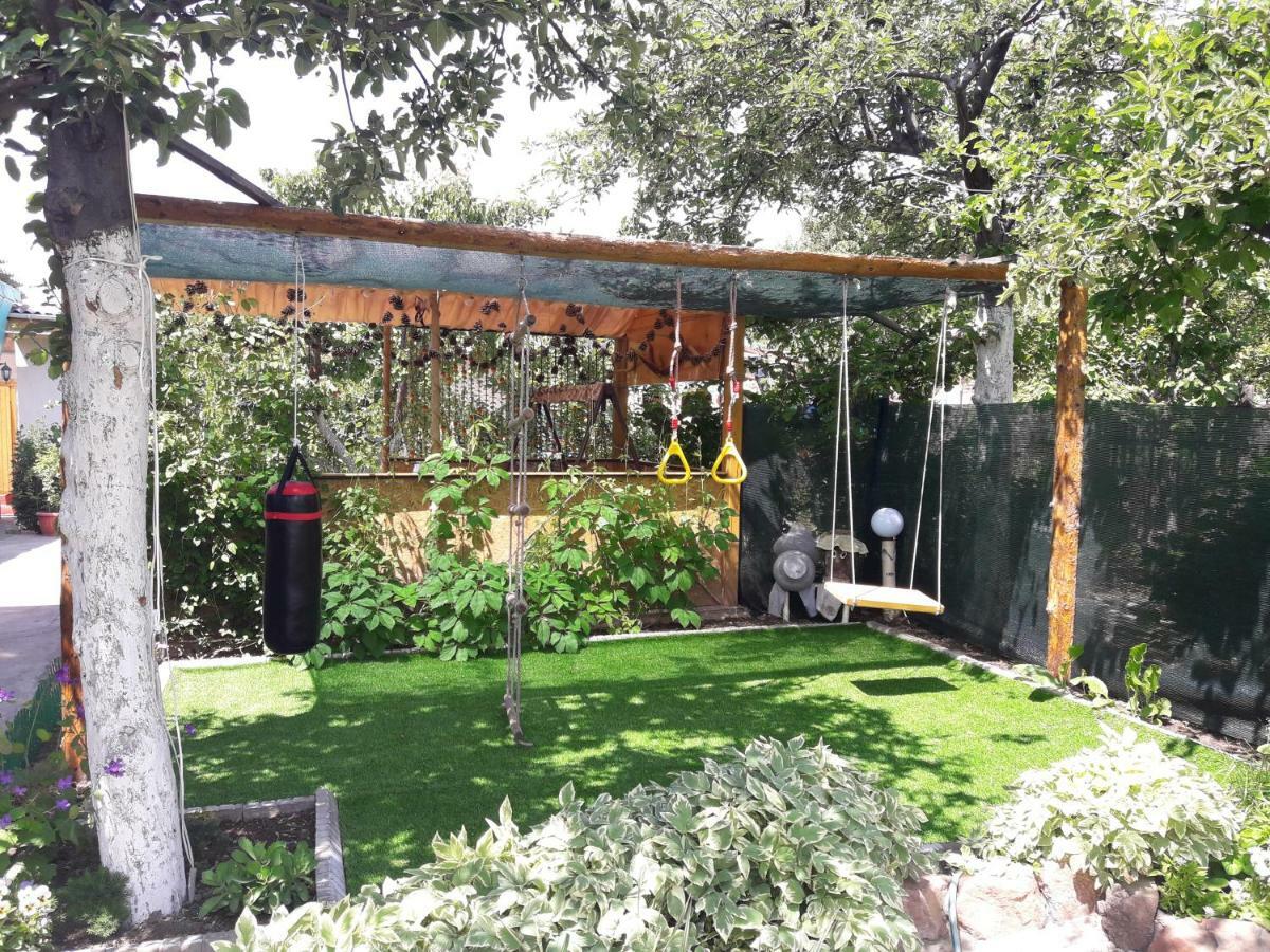 Olga Guest House Cholpon-Ata Ngoại thất bức ảnh